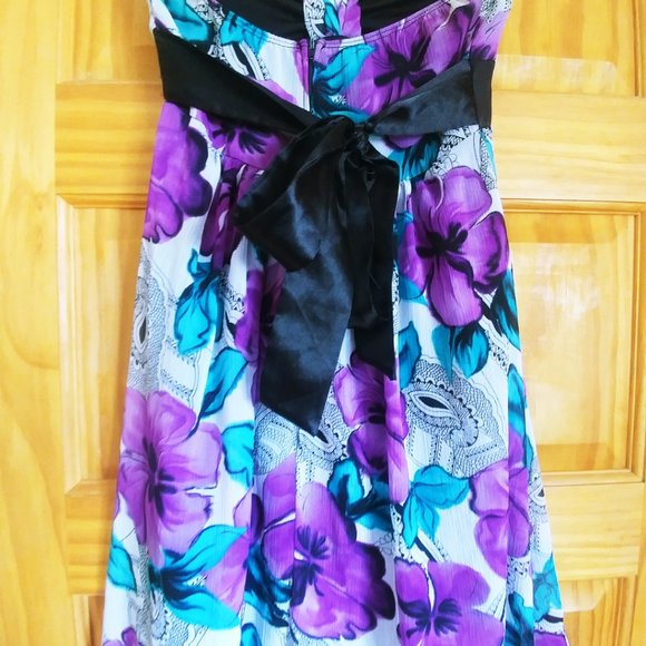 Beautiful Simons Mini Flower Dress - Picture 2 of 3